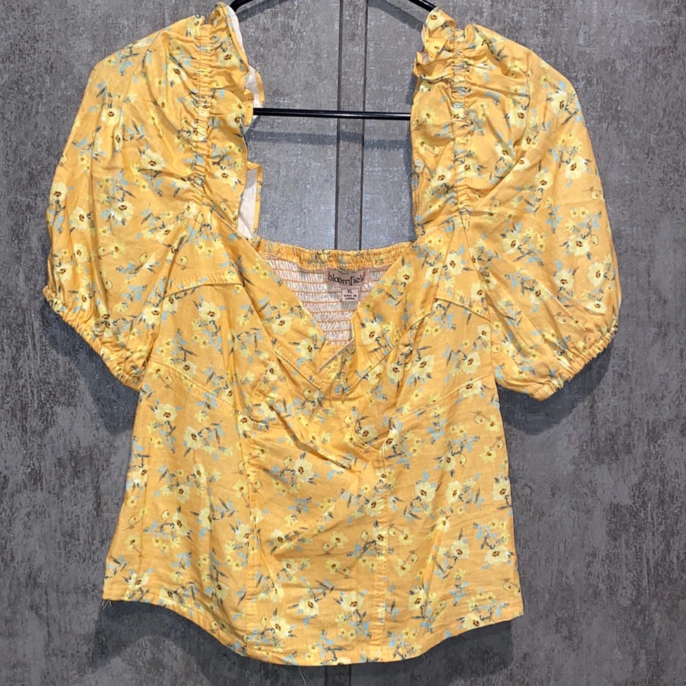 Bloomfield Yellow flower print cropped top Size XL NWT